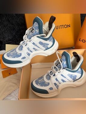 LV Louis Vuitton Archlight Sneaker in White and Blue (Make an Offer)